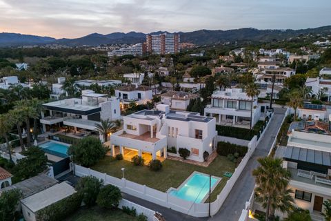 Villa a Marbella, Malaga, Marbella - € 2.650.000 | Ref: HFMs615922 - foto 17