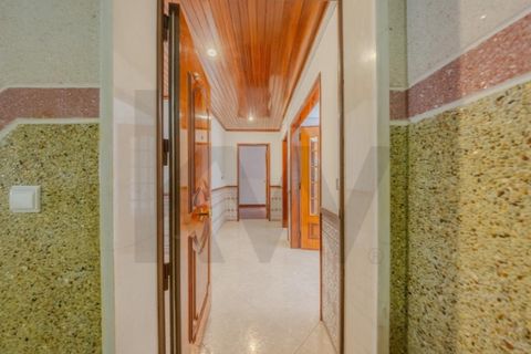 Apartament a Carnaxide, Lisbon, Carnaxide - € 1.650/mes | Ref: KWPT-026943 - foto 2