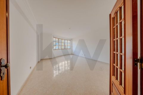 Apartament a Carnaxide, Lisbon, Carnaxide - € 1.650/mes | Ref: KWPT-026943 - foto 4