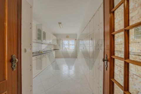 Apartament a Carnaxide, Lisbon, Carnaxide - € 1.650/mes | Ref: KWPT-026943 - foto 7