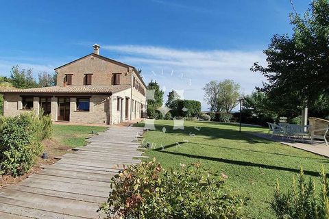 Villa a Pesaro, Pesaro and Urbino, Pesaro - € 1.250.000 | Ref: ila-573-945455 - foto 4