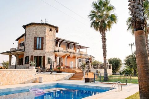 Villa a Morro d'Oro, Teramo, Morro d'Oro - € 1.500.000 | Ref: DL 11 - foto 2