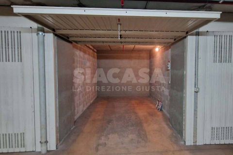 Erhvervsejendom i Vimercate, Monza and Brianza, Vimercate - € 12.500 | Ref: BOX.VIMERCATE-AC125V - foto 1