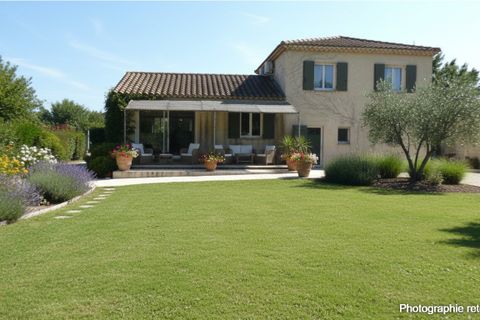 Villa i Eyragues, Bouches-du-Rhone, Eyragues - € 579.000 | Ref: DCBE7142506F4247 - foto 1