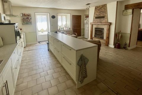 Casa de campo en Bouin, Deux-Sevres, Bouin - € 172.800 | Ref: 64E7D06E89AD4602 - photo 2