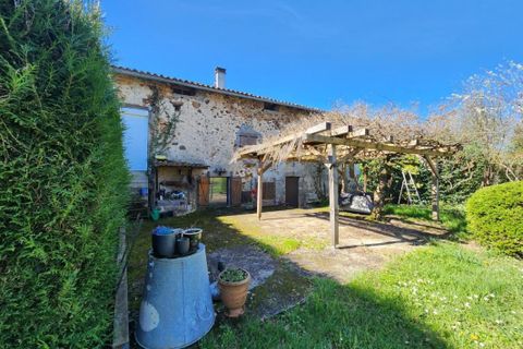 Landejendom i Brillac, Charente, Brillac - € 164.000 | Ref: 65576B4A30E04522 - foto 1