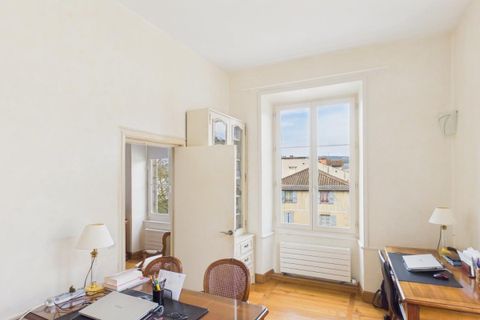 Lejlighed i Figeac, Lot, Figeac - € 315.000 | Ref: A64F9E8D5A0D45BD - foto 3