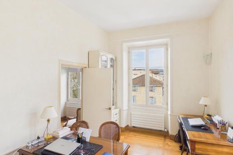 Lejlighed i Figeac, Lot, Figeac - € 315.000 | Ref: A64F9E8D5A0D45BD - foto 8