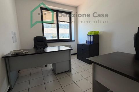 Erhvervsejendom i Naples, Naples, Naples - € 219.000 | Ref: CENTRO DIREZIONALE - foto 3