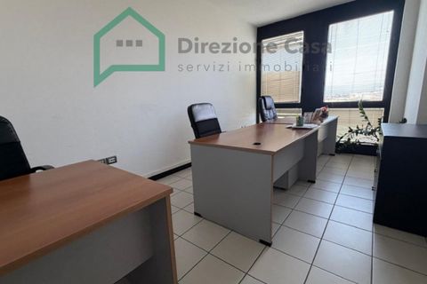 Erhvervsejendom i Naples, Naples, Naples - € 219.000 | Ref: CENTRO DIREZIONALE - foto 4