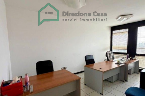 Erhvervsejendom i Naples, Naples, Naples - € 219.000 | Ref: CENTRO DIREZIONALE - foto 8