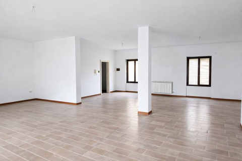 Erhvervsejendom i Verdello, Bergamo, Verdello - € 129.000 | Ref: verdello tot - foto 1