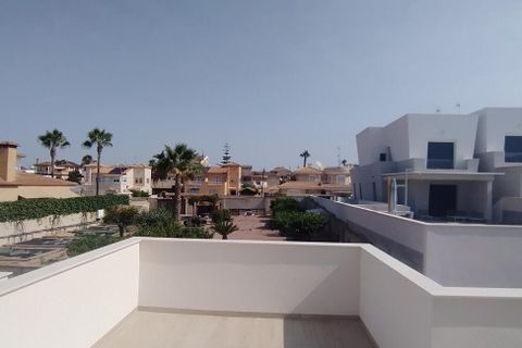 Villa i Torrevieja, Alicante, Torrevieja - € 640.000 | Ref: MLSC9701566 - foto 47