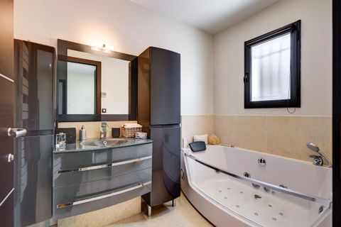 Villa i Cannes, Alpes-Maritimes, Cannes - € 1.350.000 | Ref: HH-16120560 - foto 16