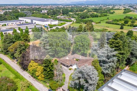 Villa i Carate Brianza, Monza and Brianza, Carate Brianza - € 780.000 | Ref: Ser064a - foto 40