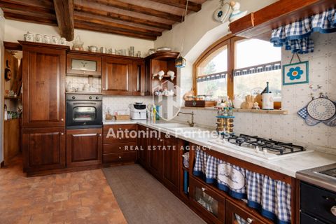 Villa i Gualdo Cattaneo, Perugia, Gualdo Cattaneo - € 950.000 | Ref: 73936 - foto 16