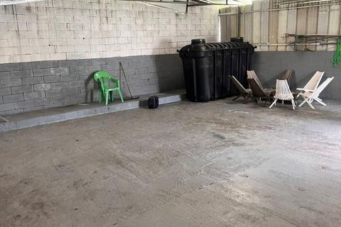 L'establiment comercial a Cayenne, French Guiana, Cayenne - € 1.200/mes | Ref: 2512 - foto 2