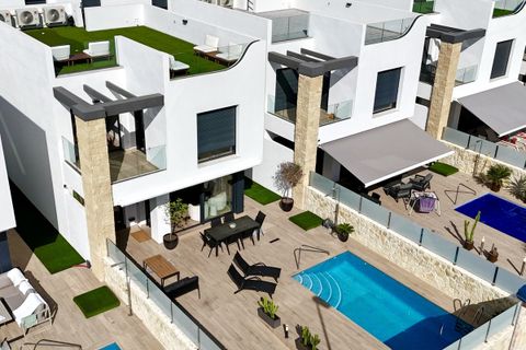 Villa i Punta Prima, Alicante, Punta Prima - € 794.950 | Ref: CSPX-23340 - foto 2