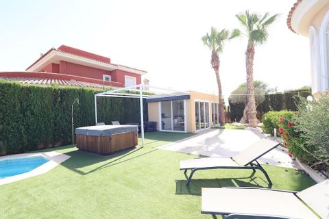 Villa a Ciudad Quesada, Alicante, Ciudad Quesada - € 860.000 | Ref: CSPX-20560 - foto 4