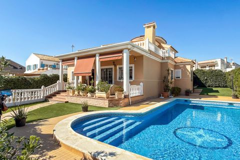 Villa a Torrevieja, Alicante, Torrevieja - € 950.000 | Ref: CLDMO-15510 - foto 2