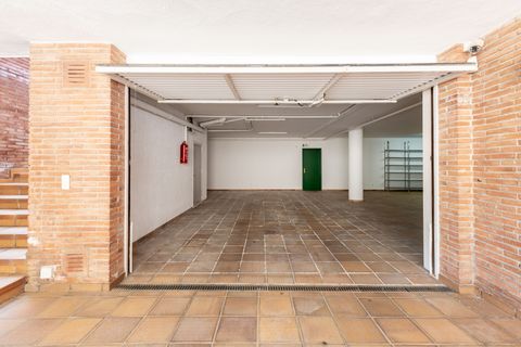 Villa a Argentona, Barcelona, Argentona - € 3.950/mes | Ref: KBMN542 - foto 38