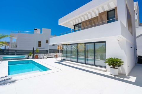 Villa i Nerja, Malaga, Nerja - € 875.000 | Ref: DH30228 - foto 1