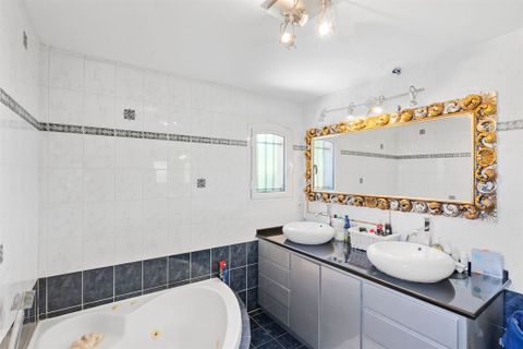 Villa i Mougins, Alpes-Maritimes, Mougins - € 1.070.000 | Ref: HH-16121886 - foto 20