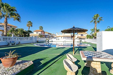 Byhus i Playa Flamenca, Alicante, Playa Flamenca - € 258.950 | Ref: 12E855115 - foto 5
