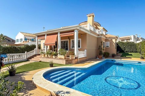 Villa i Torrevieja, Alicante, Torrevieja - € 950.000 | Ref: 772138 - foto 2