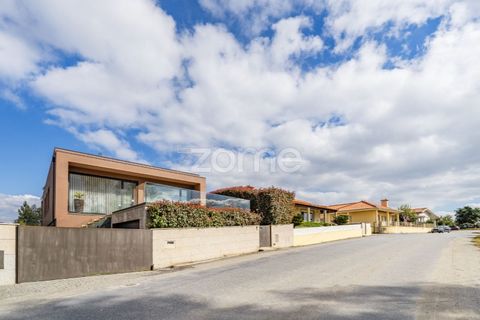 Villa i Guimaraes, Braga, Guimaraes - € 499.000 | Ref: ZMPT586956 - foto 1