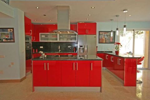 Villa i Marbella, Malaga, Marbella - € 1 000 000 | Ref: ED-B25681SR - foto 2