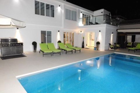 Villa a Marbella, Malaga, Marbella - € 1.295.000 | Ref: ED-B99561SR - foto 15