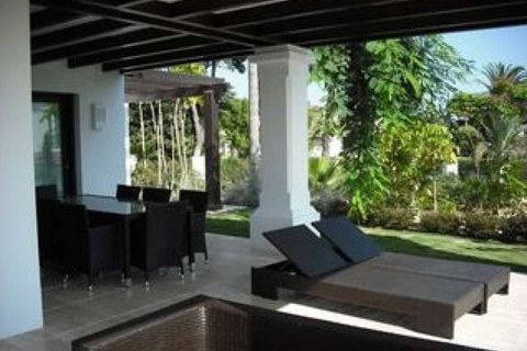 Villa a Marbella, Malaga, Marbella - € 1.950.000 | Ref: ED-B39151SR - foto 9