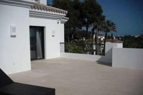 Villa a Marbella, Malaga, Marbella - € 1.950.000 | Ref: ED-B39151SR - foto 14