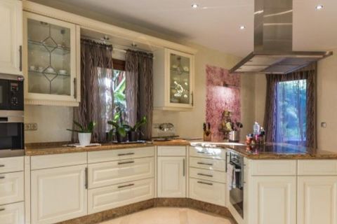 Villa a Marbella, Malaga, Marbella - € 2.890.000 | Ref: ED-B71761SR - foto 26