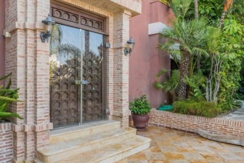 Villa a Marbella, Malaga, Marbella - € 2.890.000 | Ref: ED-B71761SR - foto 30