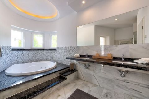Villa a Marbella, Malaga, Marbella - € 1.399.000 | Ref: ED-B97871SR - foto 10