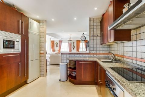 Villa i Marbella, Malaga, Marbella - € 1.950.000 | Ref: ED-B92841SR - foto 4