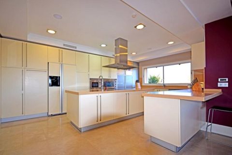 Villa a Marbella, Malaga, Marbella - € 2.750.000 | Ref: ED-B41071SR - foto 2