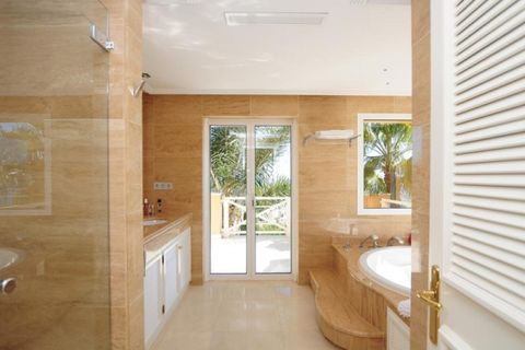Villa a Marbella, Malaga, Marbella - € 2.750.000 | Ref: ED-B41071SR - foto 25
