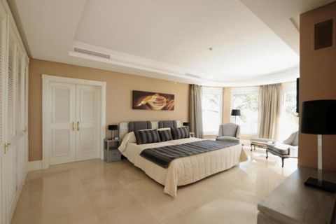 Villa a Marbella, Malaga, Marbella - € 2.750.000 | Ref: ED-B41071SR - foto 34