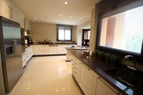 Penthouse i Marbella, Malaga, Marbella - € 1 250 000 | Ref: ED-B63661SR - foto 3