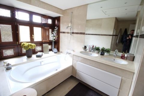 Penthouse i Marbella, Malaga, Marbella - € 1 250 000 | Ref: ED-B63661SR - foto 15