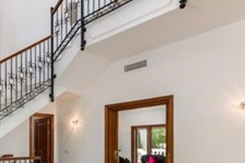 Villa a Marbella, Malaga, Marbella - € 1.875.000 | Ref: ED-B22661SR - foto 15