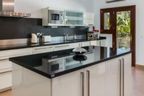 Villa a Marbella, Malaga, Marbella - € 1.875.000 | Ref: ED-B22661SR - foto 16