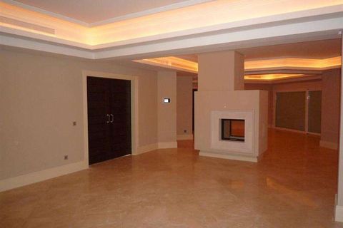 Villa a Marbella, Malaga, Marbella - € 3.100.000 | Ref: ED-B34411SR - foto 2