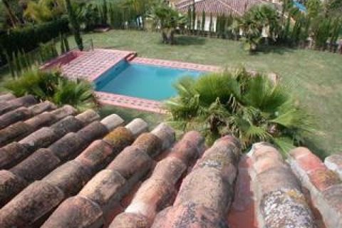 Villa i Marbella, Malaga, Marbella - € 1.200.000 | Ref: ED-B84341SR - foto 15