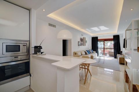 Penthouse i Marbella, Malaga, Marbella - € 585 000 | Ref: ED-RR2387 - foto 2