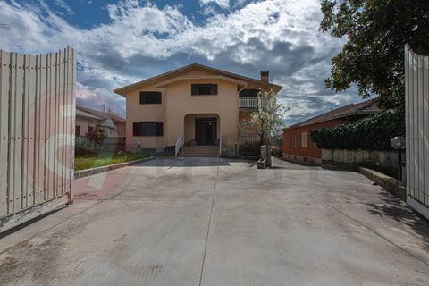 Villa i Arce, Frosinone, Arce - € 297.000 | Ref: AC99-149-1736 - foto 1