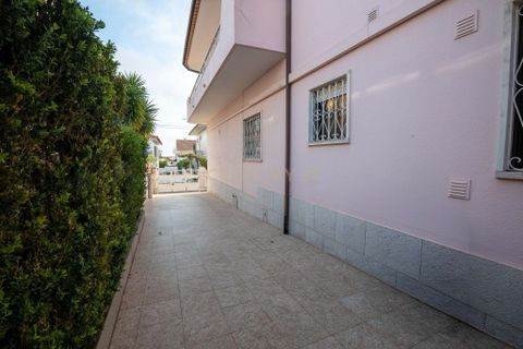 Villa i Carnaxide, Lisbon, Carnaxide - € 750.000 | Ref: C0364-05732 - foto 8